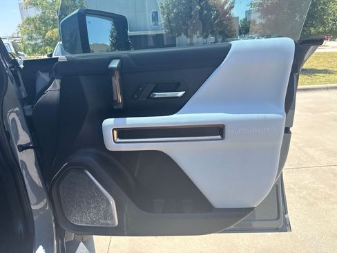 Used 2025 GMC Hummer EV 3X AWD/4WD image 10