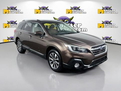 Used 2019 Subaru Outback 2.5i Touring AWD/4WD image 3