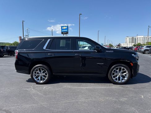 Used 2023 Chevrolet Tahoe High Country w/ Premium Package 2 AWD/4WD image 2