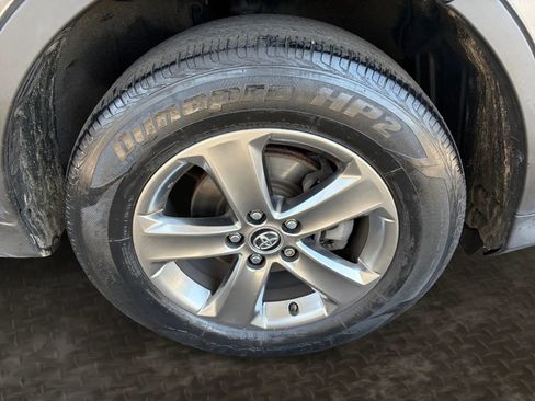 Used 2015 Toyota RAV4 XLE image 37