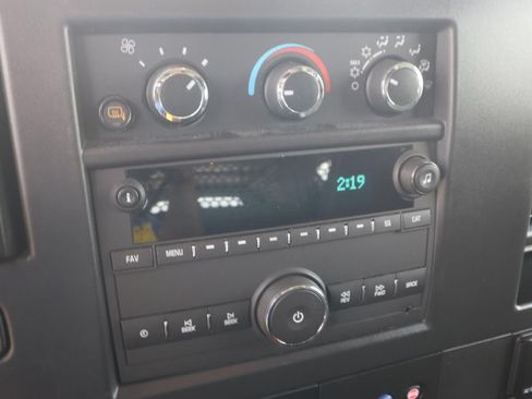 Used 2025 Chevrolet Express 2500 w/ Driver Convenience Package RWD image 22