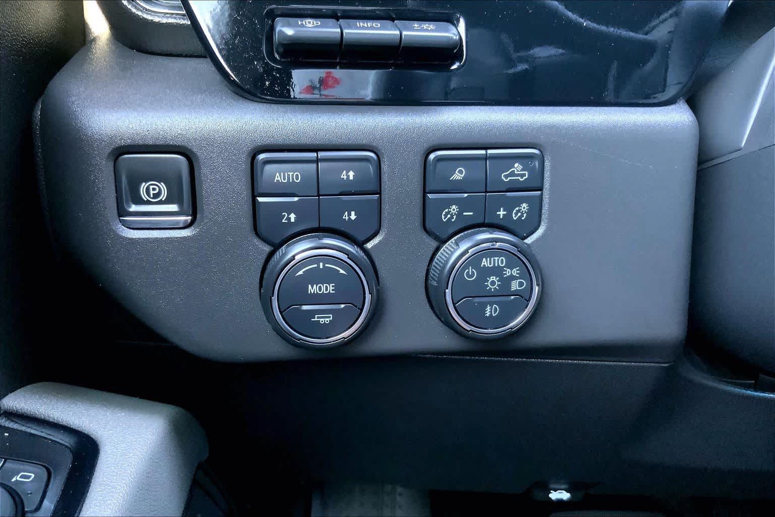 Certified 2025 Chevrolet Silverado 1500 ZR2 w/ Technology Package AWD/4WD image 35