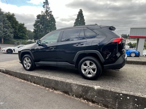 Certified 2025 Toyota RAV4 XLE AWD/4WD image 5