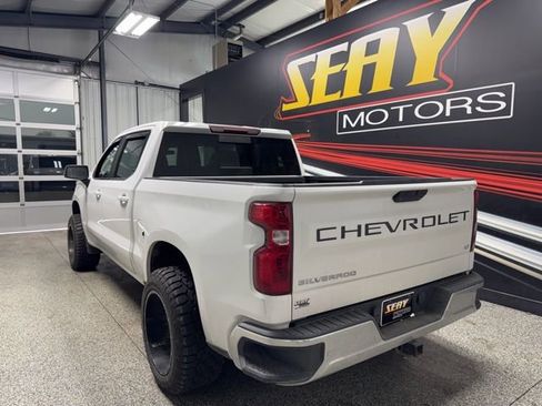 Used 2019 Chevrolet Silverado 1500 LT w/ Convenience Package image 14