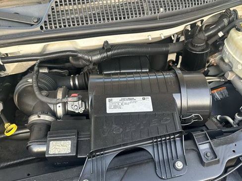 Used 2017 Chevrolet Express 2500 image 37