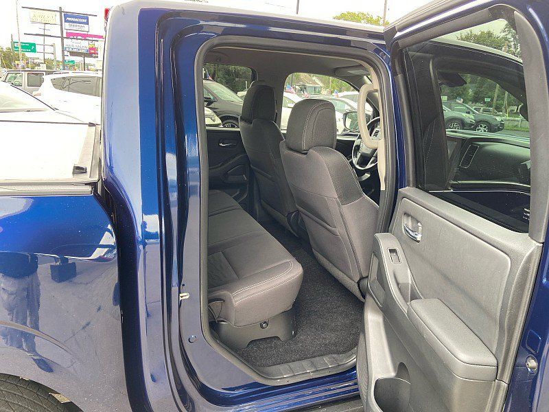 Used 2022 Nissan Frontier SV AWD/4WD image 24