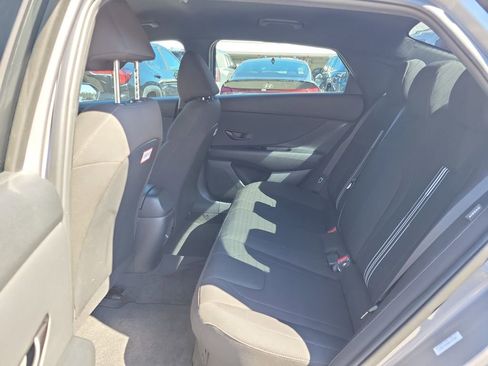 Certified 2025 Hyundai Elantra SEL FWD image 9