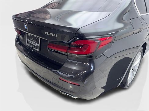 Used 2022 BMW 530i w/ Premium Package image 18