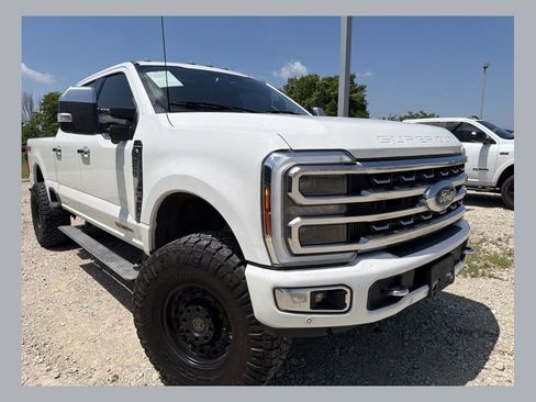 Used 2023 Ford F250 Platinum AWD/4WD image 1