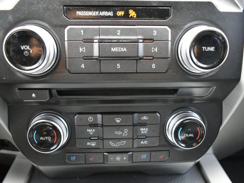 Used 2015 Ford F150 Lariat w/ Equipment Group 502A Luxury image 23