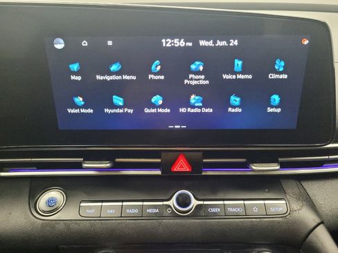 Used 2024 Hyundai Elantra SEL FWD image 25