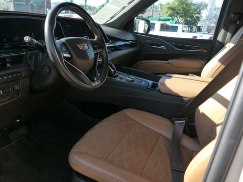 Certified 2022 Cadillac Escalade ESV Sport w/ Touring Package AWD/4WD image 13