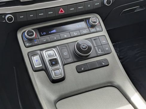 Used 2024 Hyundai Palisade SEL FWD image 14