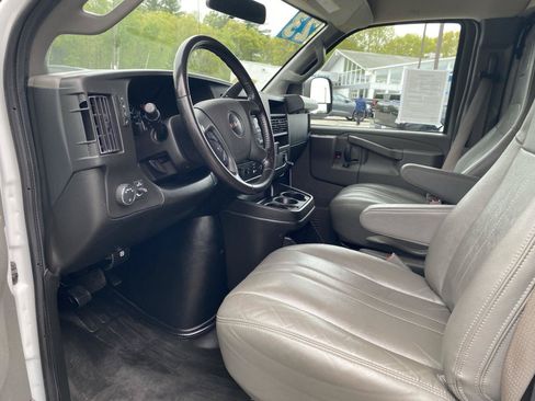 Used 2023 GMC Savana 2500 Extended w/ Driver Convenience Package RWD image 13
