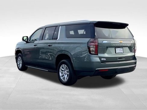 Used 2024 Chevrolet Suburban LT image 5