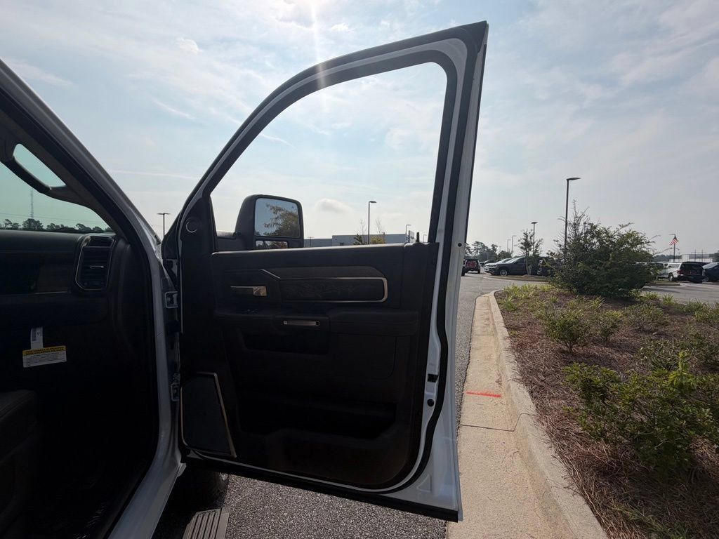 New 2026 RAM 3500 Longhorn AWD/4WD image 62