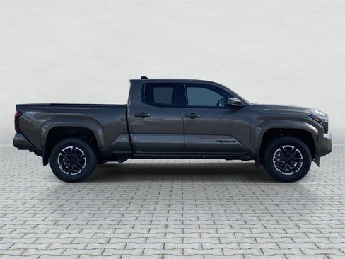 Used 2025 Toyota Tacoma TRD Sport image 8