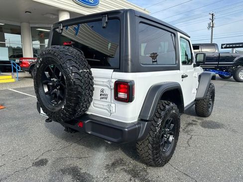 Used 2025 Jeep Wrangler Sport image 3