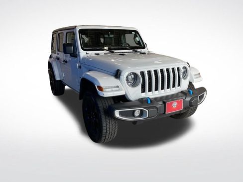Used 2023 Jeep Wrangler Unlimited Sahara AWD/4WD image 17