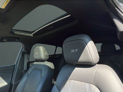 Used 2024 Buick Envista Sport Touring w/ Convenience I Package image 17