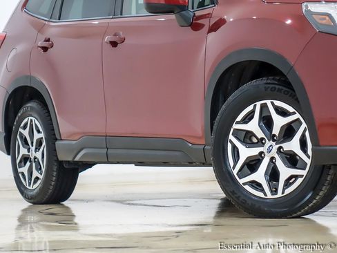 Used 2023 Subaru Forester Premium AWD/4WD image 4