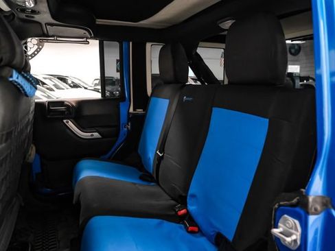 Used 2016 Jeep Wrangler Unlimited Rubicon AWD/4WD image 29