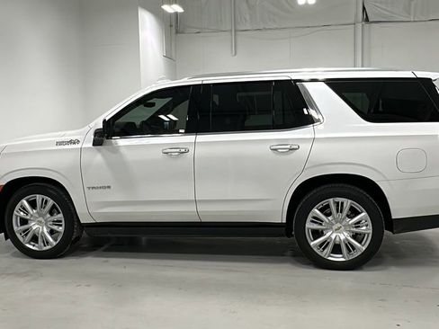 Used 2023 Chevrolet Tahoe High Country image 2