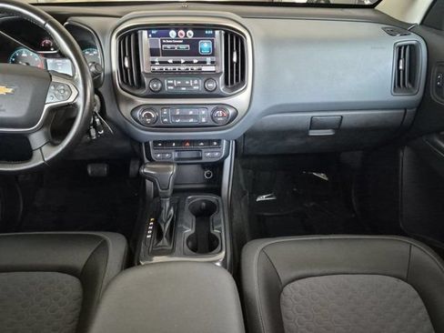 Used 2015 Chevrolet Colorado Z71 AWD/4WD image 17