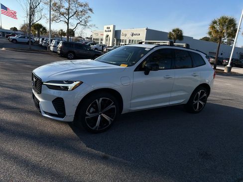 Used 2024 Volvo XC60 T8 Ultimate w/ Climate Package image 10