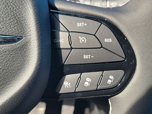 New 2026 Chrysler Pacifica Limited image 12