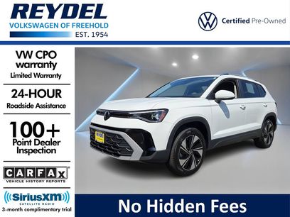 Certified 2025 Volkswagen Taos SE w/ Panoramic Sunroof Package