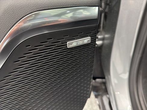 Used 2026 Chevrolet Traverse RS FWD image 12