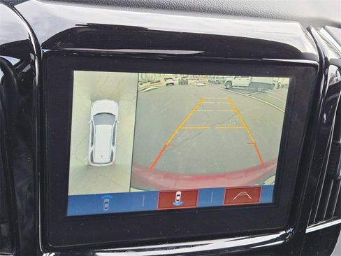 Used 2018 Chevrolet Traverse LT image 31