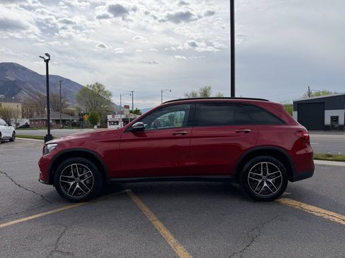 Used 2018 Mercedes-Benz GLC 300 4MATIC image 5