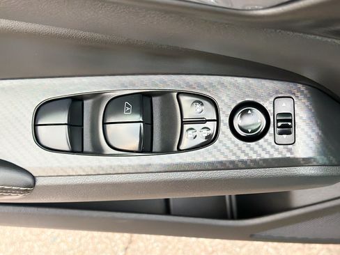 Used 2024 Nissan Altima 2.5 SV AWD/4WD image 15
