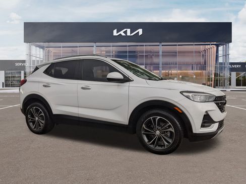 Used 2021 Buick Encore GX Select image 2