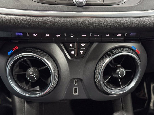 Used 2021 Chevrolet Blazer LT AWD/4WD image 18
