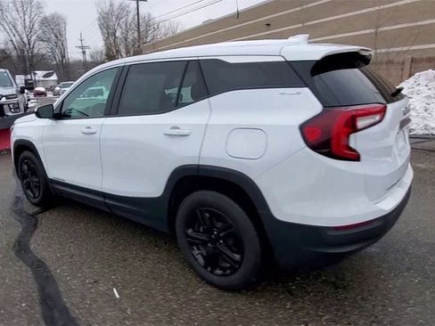 Used 2022 GMC Terrain SLE image 6