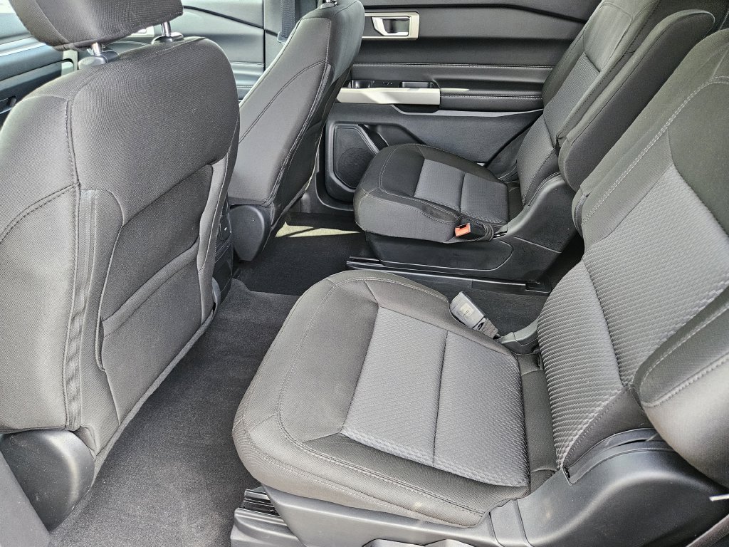 Used 2024 Ford Explorer XLT AWD/4WD image 30