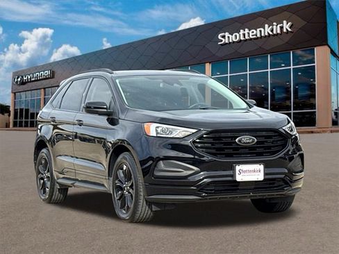 Used 2024 Ford Edge SE w/ Black Appearance Package image 3