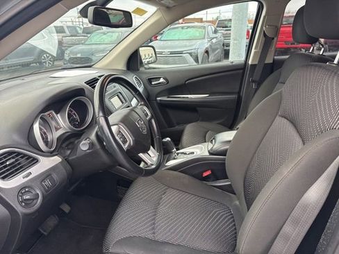 Used 2020 Dodge Journey SE w/ SE Popular Equipment Group image 11