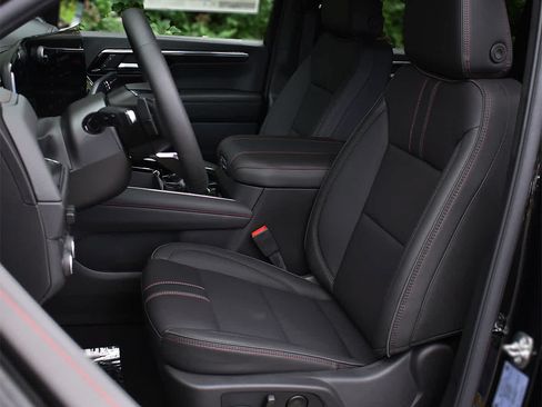 New 2026 Chevrolet Suburban RST w/ Comfort Package AWD/4WD image 9