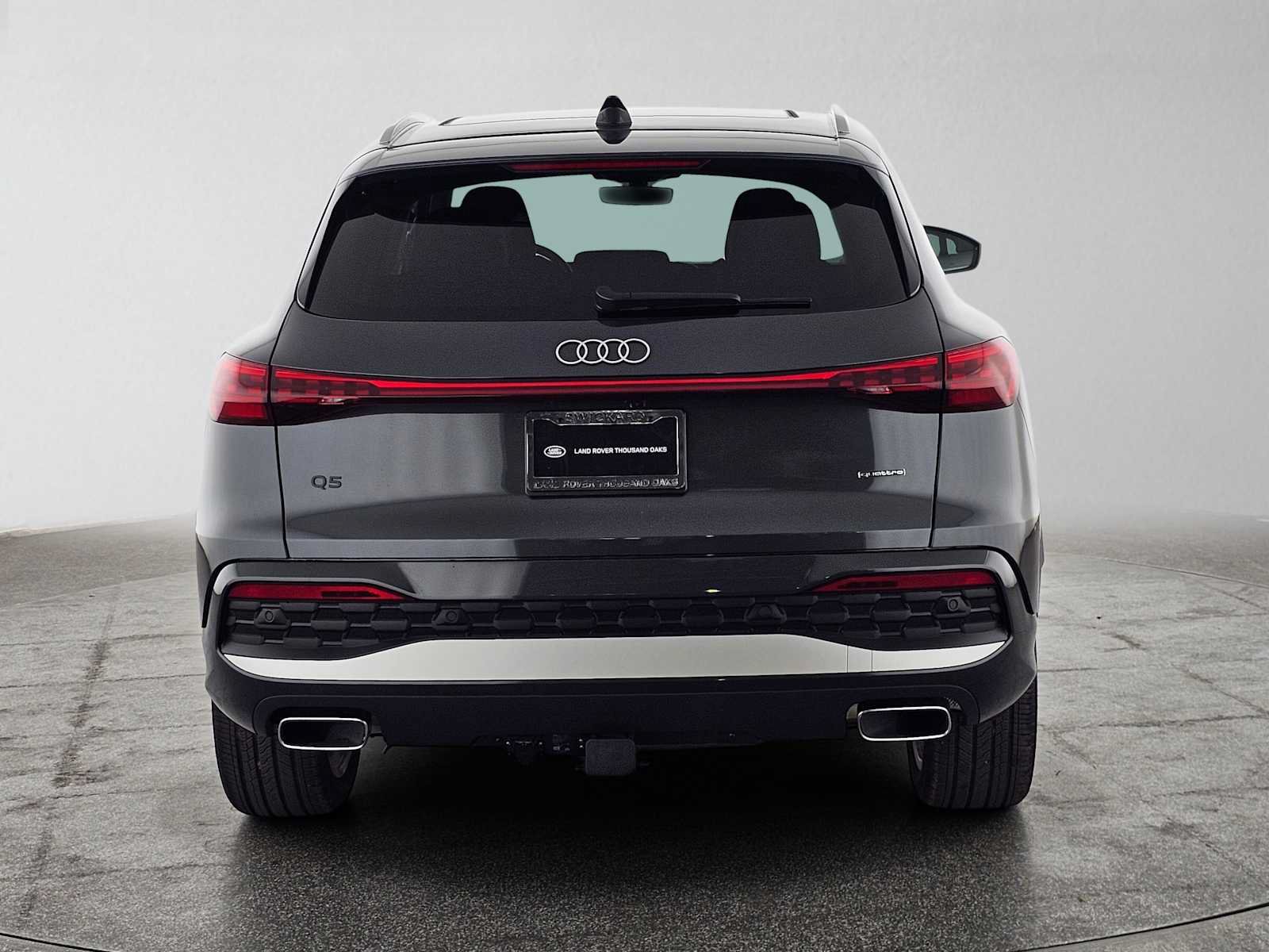 Used 2025 Audi Q5 Premium Plus w/ Premium Plus AWD/4WD image 4