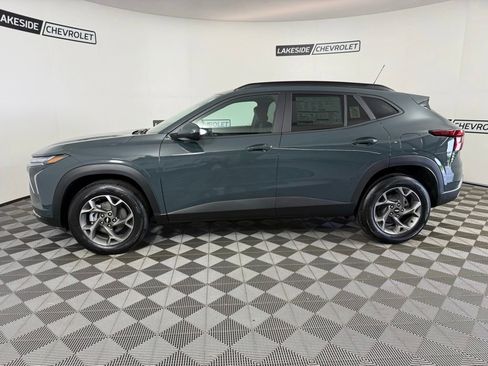 New 2026 Chevrolet Trax LT FWD image 3
