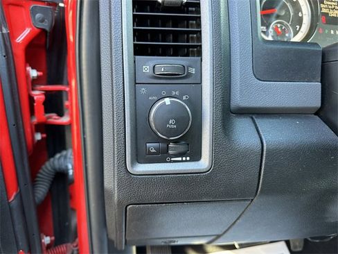 Used 2017 RAM 1500 Express w/ Express Value Package image 30