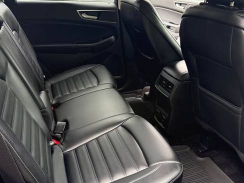 Used 2019 Ford Edge SEL w/ Equipment Group 201A AWD/4WD image 13