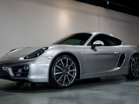 Used 2014 Porsche Cayman image 3