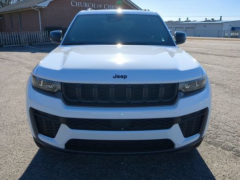 New 2026 Jeep Grand Cherokee Altitude RWD image 7