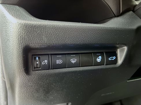 Used 2020 Toyota RAV4 XLE w/ Convenience Package AWD/4WD image 10