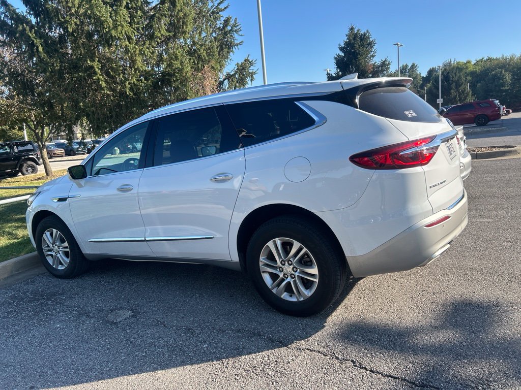 Used 2021 Buick Enclave Essence w/ Sound and Sites Package FWD image 3